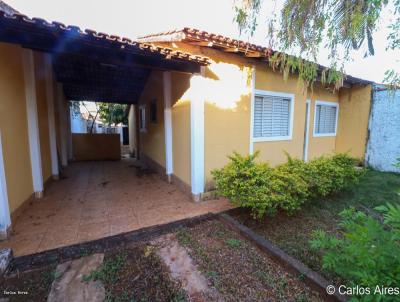 Casa para Venda, em Aparecida de Goiânia, bairro Parque Primavera, 3 dormitórios, 1 banheiro, 2 vagas